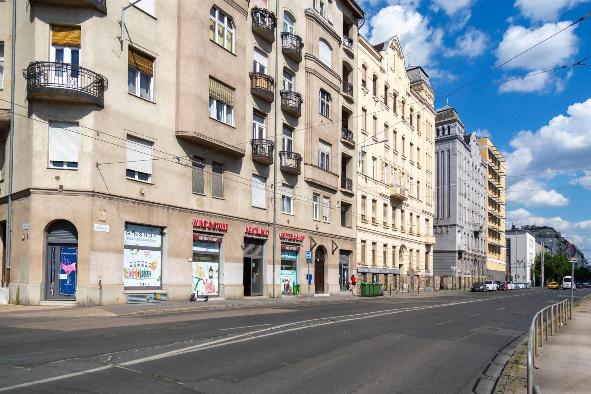 Luxurious Central Apartment Next To The Danube River Budapest Exterior photo